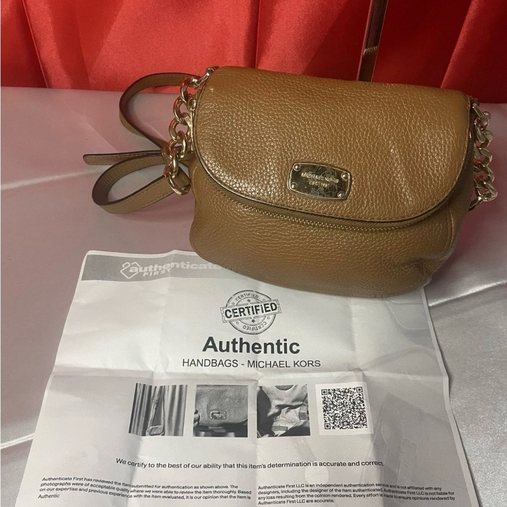 Authentic Michael Kors Purse!!! #023COA Bedford pebbled leather crossbody bag